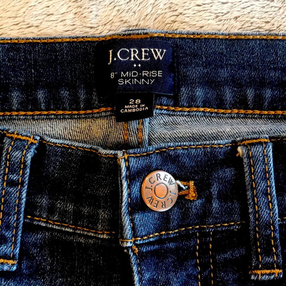 J Crew 8” Mid Rise Skinny Jean Size 28